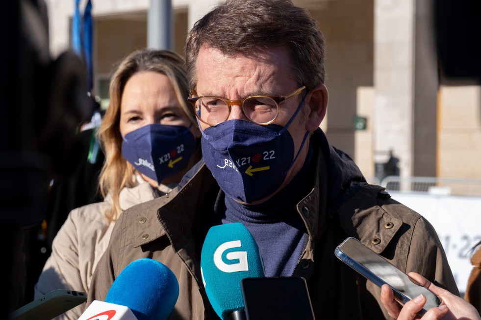 Feijóo constata la bajada de casos y espera 